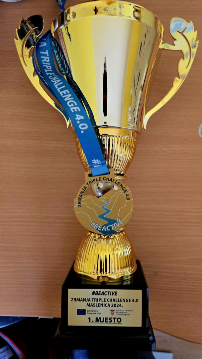 Članovi DSR Feel the power osvojili kajakašku utrku na Zrmanji: Nije im smetao ni obrnuti start