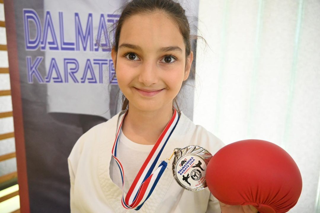 Karate klubu Okit Vodice pregršt medalja i ekipna titula na drugom kolu Dalmatinske lige
