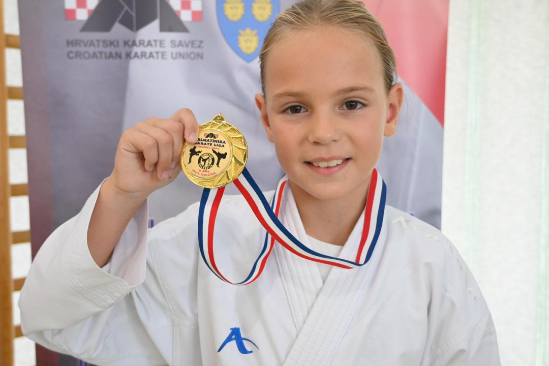 Karate klubu Okit Vodice pregršt medalja i ekipna titula na drugom kolu Dalmatinske lige