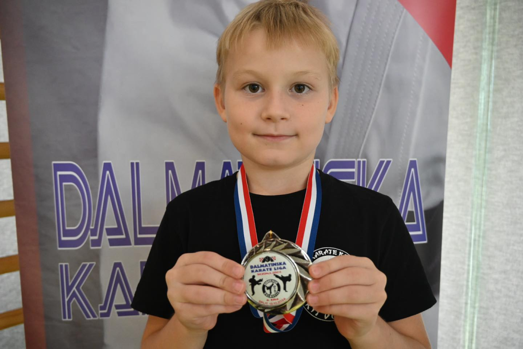 Karate klubu Okit Vodice pregršt medalja i ekipna titula na drugom kolu Dalmatinske lige