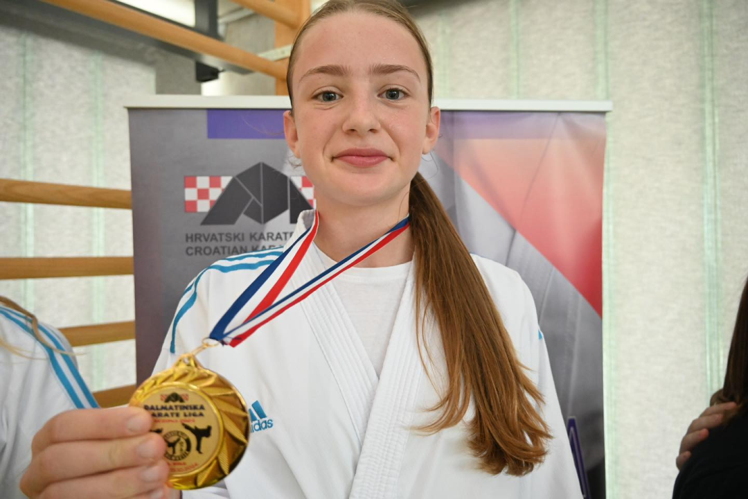 Karate klubu Okit Vodice pregršt medalja i ekipna titula na drugom kolu Dalmatinske lige