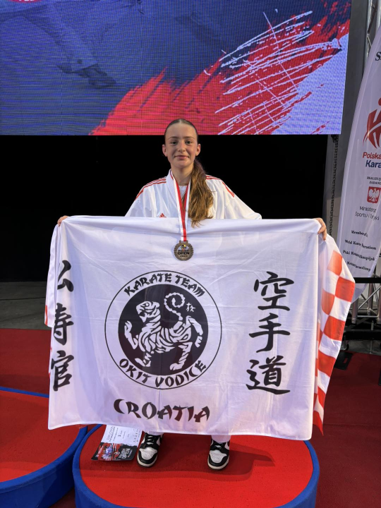 Mlade vodičke karatašice vratile se sa zlatom i broncom sa 'Polish opena'