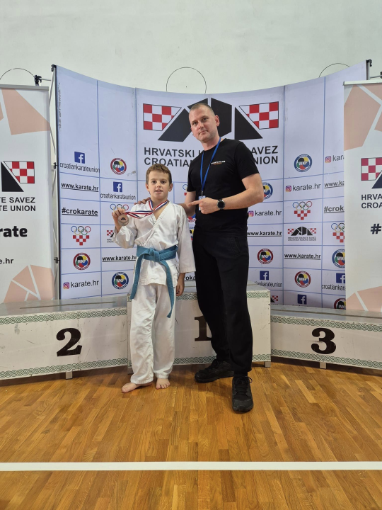 Tri zlata za KK Phoenix na Prvenstvu Hrvatske, Lovre Slavica donio državno zlato u Murter