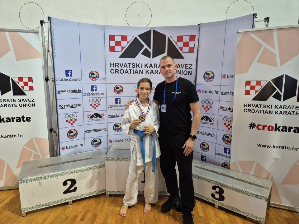 Tri zlata za KK Phoenix na Prvenstvu Hrvatske, Lovre Slavica donio državno zlato u Murter