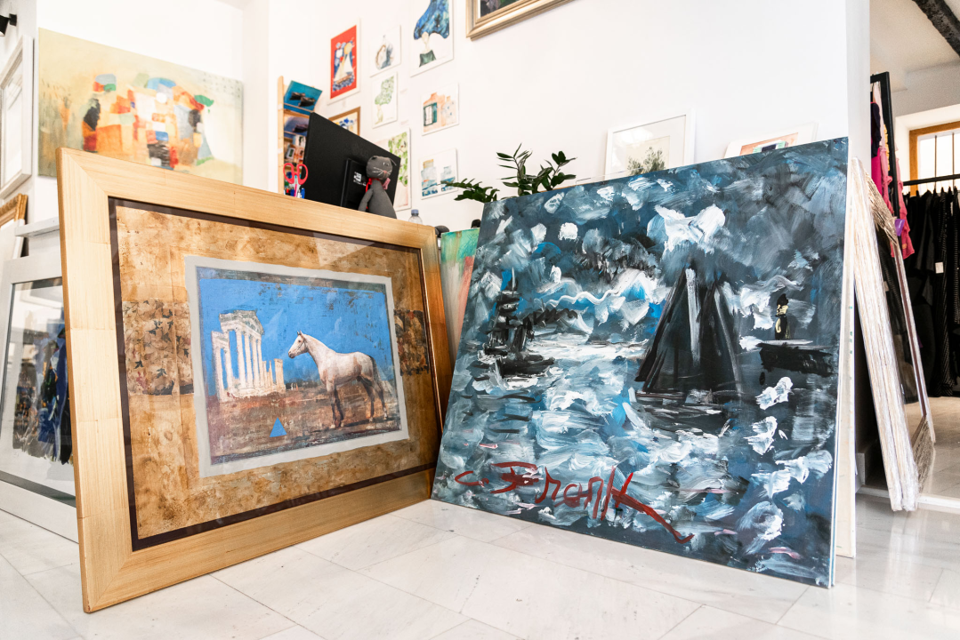 U Galeriji Juraj Dalmatinac ulovite umjetnine poznatih hrvatskih slikara po odličnim cijenama! 