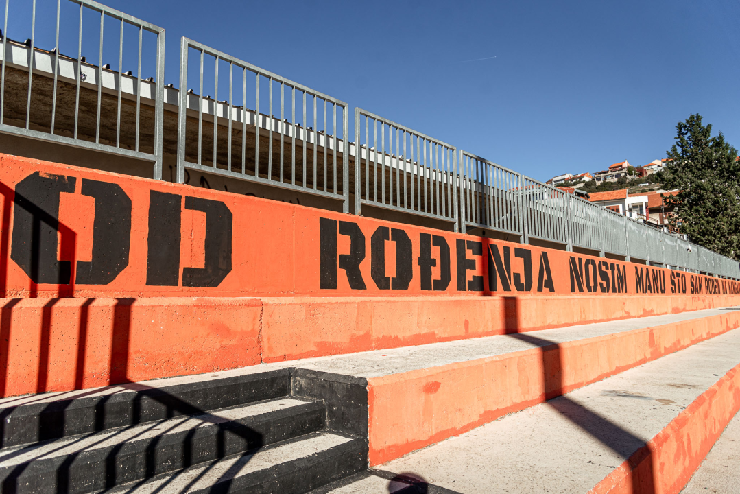 Šibenik diše narančasto: Kvartovi postaju galerije za navijačku umjetnost (2. dio)