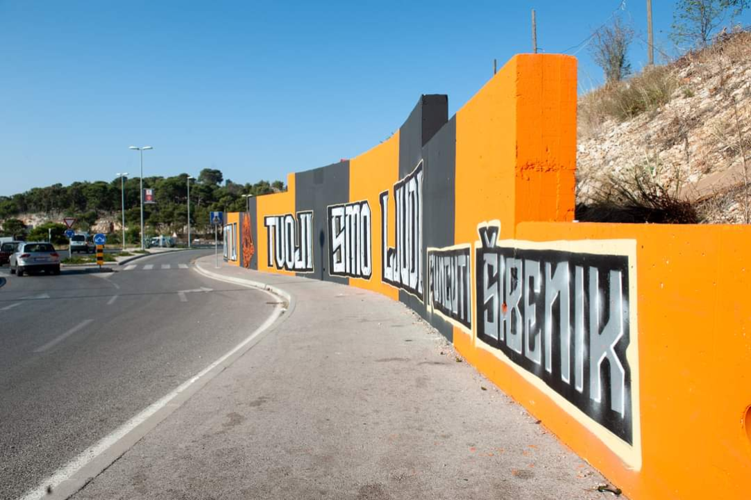 Šibenik diše narančasto: Kvartovi postaju galerije za navijačku umjetnost