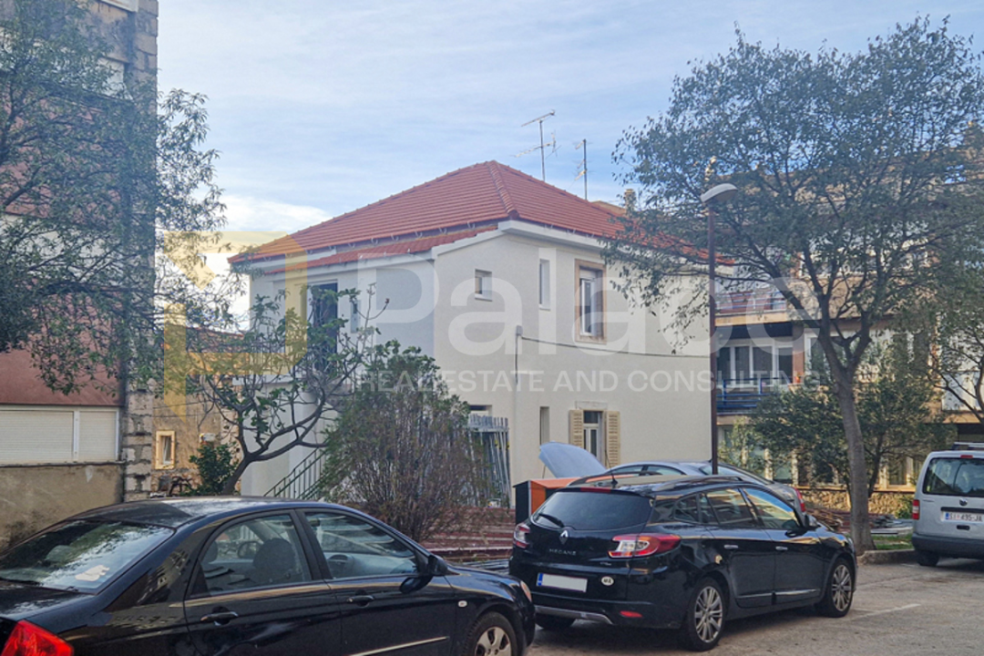 Agencija Palace: Prodaje se dvosoban stan na odličnoj lokaciji 