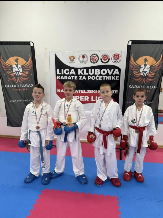 Policijski pas Tigar unio je veselje među mlade karataše u Murteru