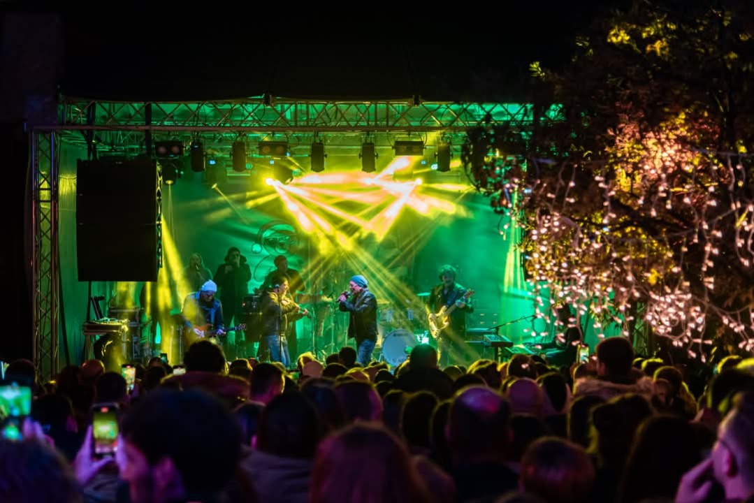 Gibonni u Parku spektakularno otvorio glazbeni program Adventure. Pogledajte kako je bilo