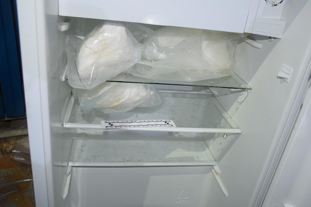 Velike količine droge i oružja pronađeno u autoservisu