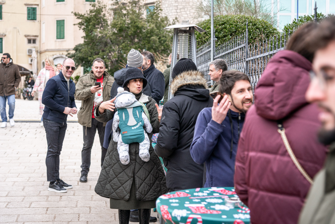 Tradicionalni koncert Fenixa: Šibenčanima bura ne ometa zabavu