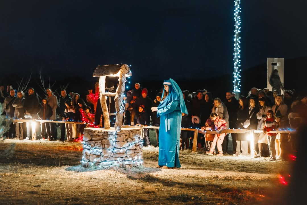 U Čavoglavama uprizorene žive jaslice. Pogledajte kako je bilo