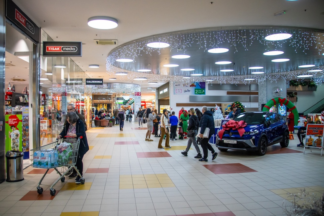 Sezonsko zimsko sniženje startalo u Dalmare centru