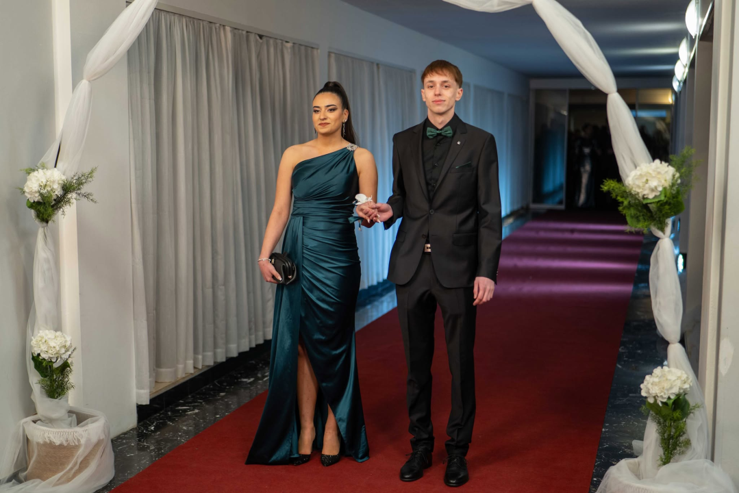 FOTOGALERIJA Zavirite na spektakularni Maturalni ples Ekonomske škole (1)
