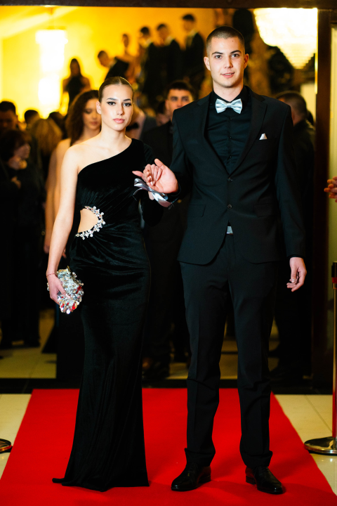 FOTOGALERIJA Zavirite na maturalni ples Industrijsko-obrtničke škole Šibenik (1)