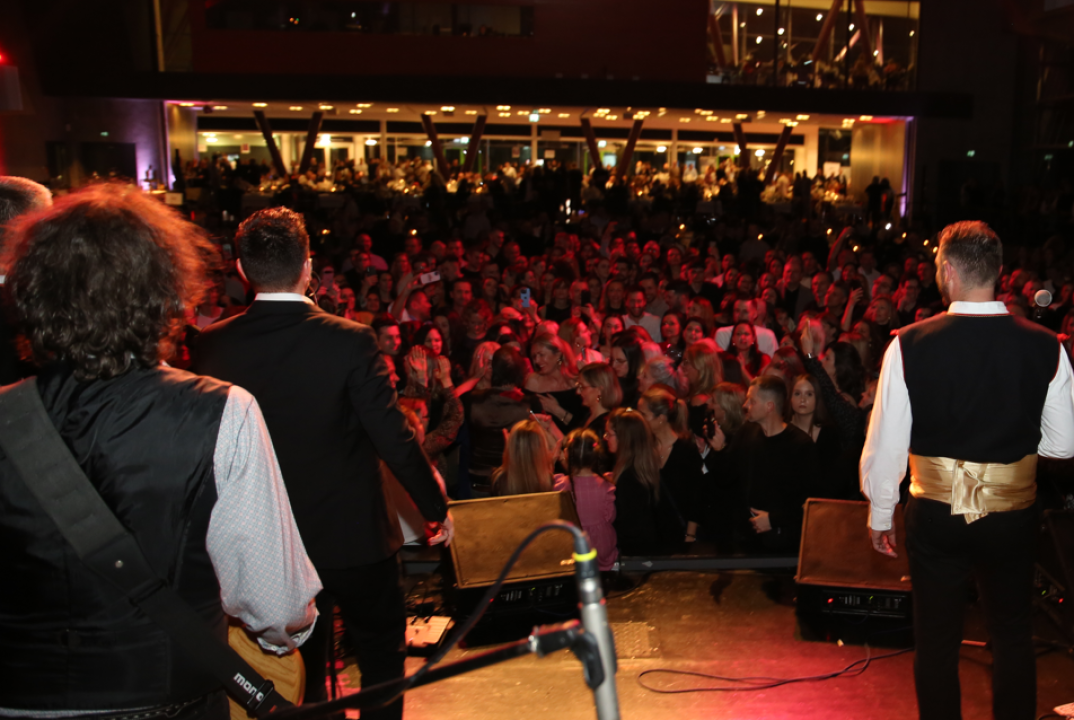 Klapa Sebenico predstavila novu pjesmu 'Dilija bi' na Večerima dalmatinske pisme