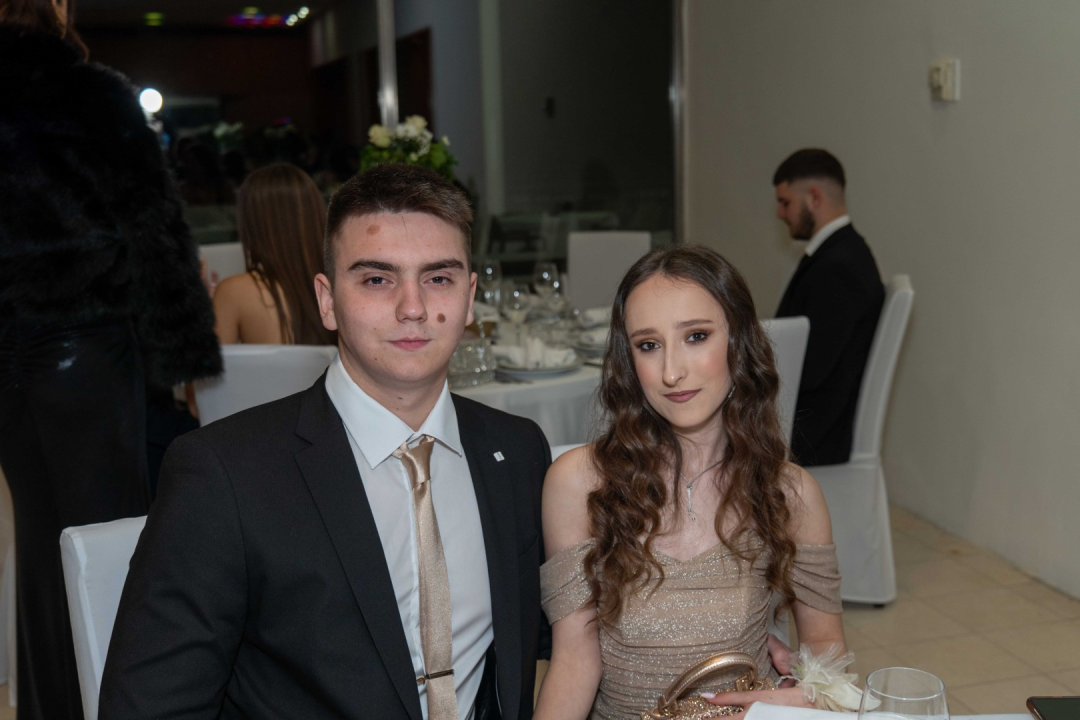 Zavirite na maturalni ples šibenske Medicinske škole (2)