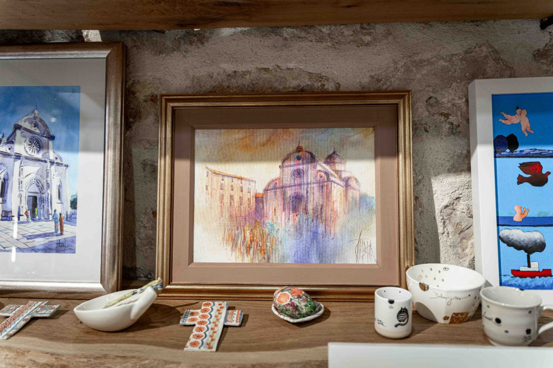 FOTO Otkrijte unikatne umjetnine i modne komade Galerije Juraj Dalmatinac