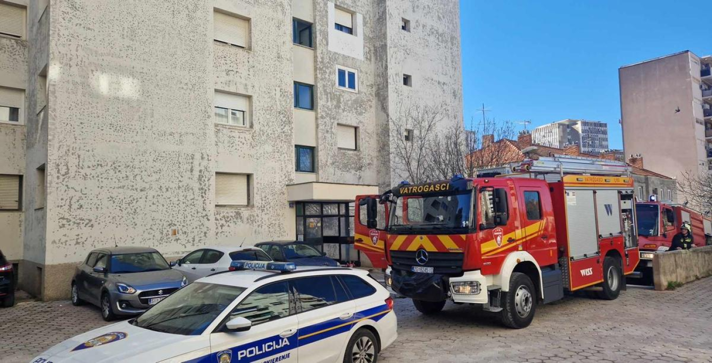 Stanari zgrade na Baldekinu evakuirani zbog požara na krovu, materijalna šteta u procjeni