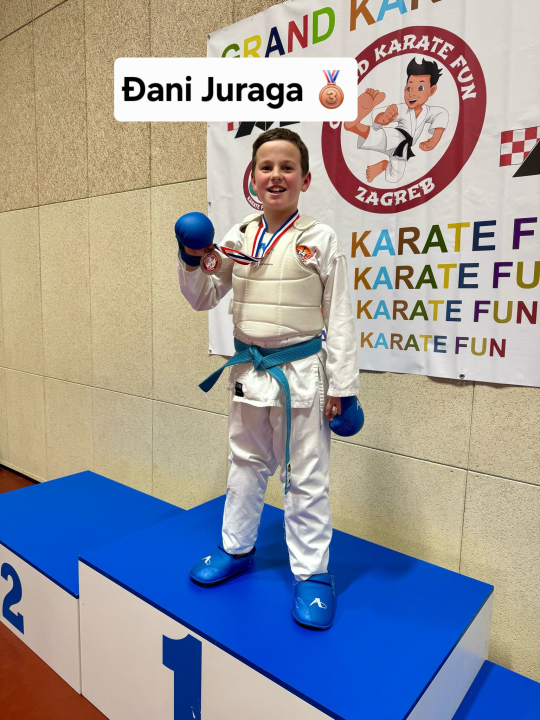 FOTO: Karataši Phoenixa uzeli osam medalja na 'Grand Karate Funu'