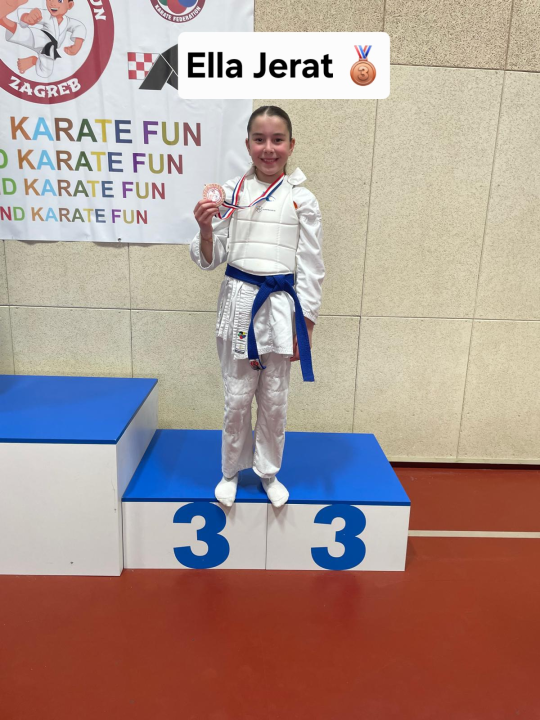 FOTO: Karataši Phoenixa uzeli osam medalja na 'Grand Karate Funu'