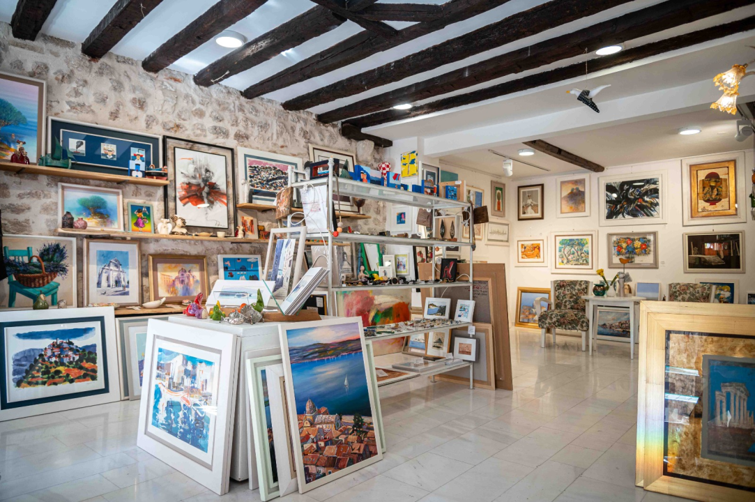 FOTO Proljeće u Galeriji Juraj Dalmatinac: Unikatna umjetnička djela, popusti i modni noviteti!