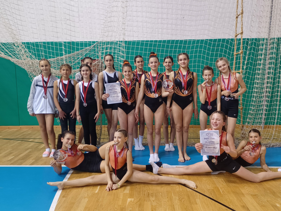FOTO: Gimnastičari Dišpeta nastupili u Solinu, u dvije konkurencije osvojili ekipnu prvu poziciju