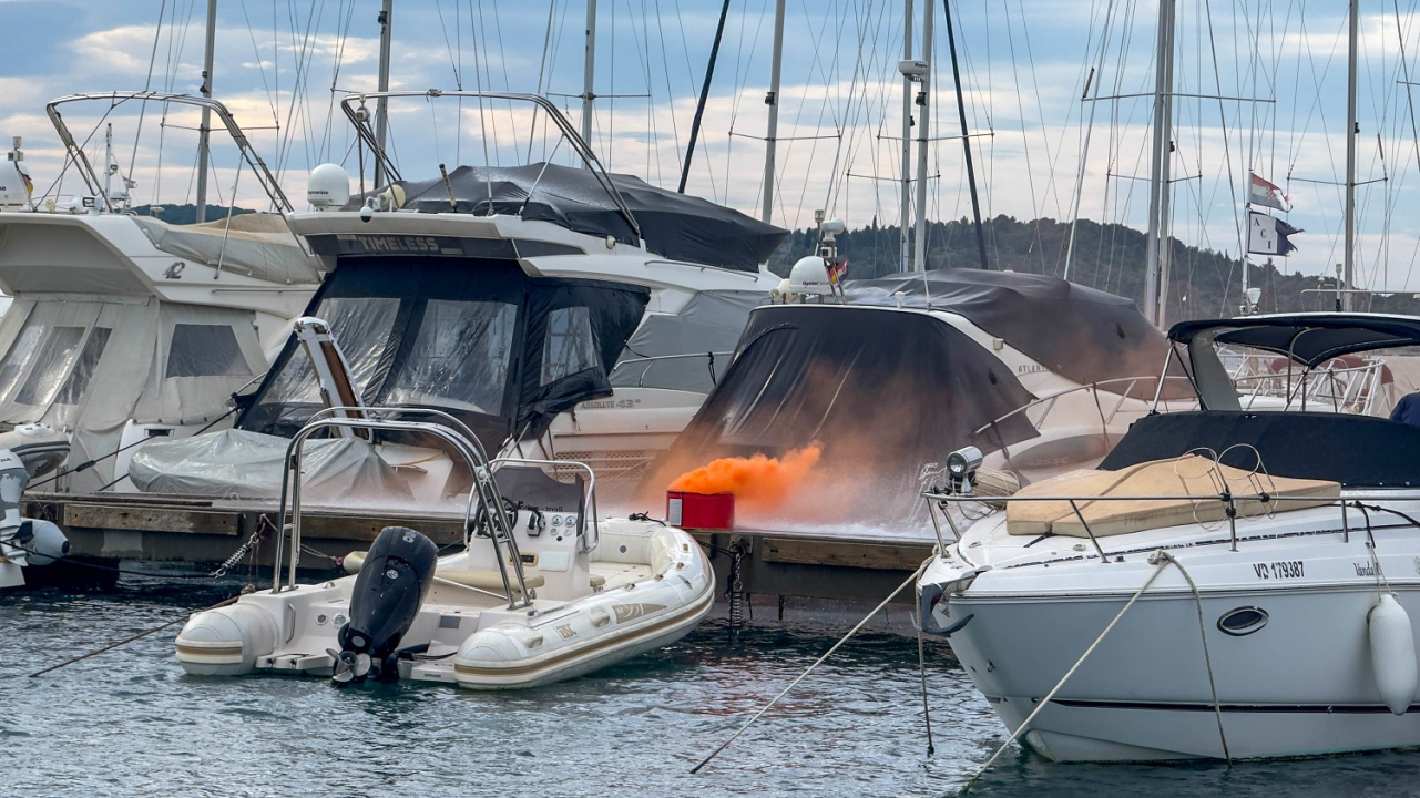 Požar u ACI marini Vodice: Djelatnici i vatrogasci zajedničkim snagama ugasili vatru