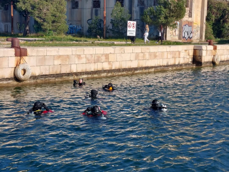 Eko patrola u Šibeniku: Kongres zaključili čišćenjem podmorja u uvali Minerska