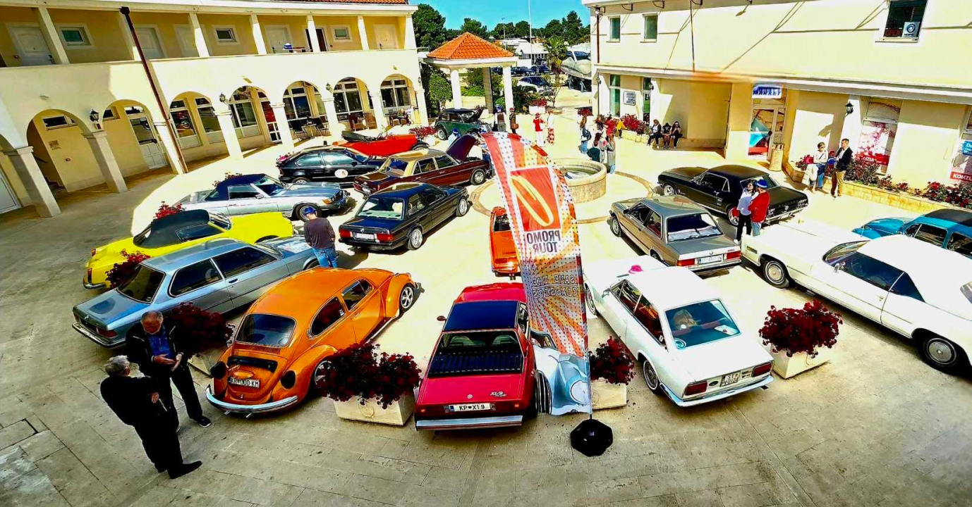 Rogoznica proslavila Uskrs uz tradicionalni doručak i izložbu oldtimera