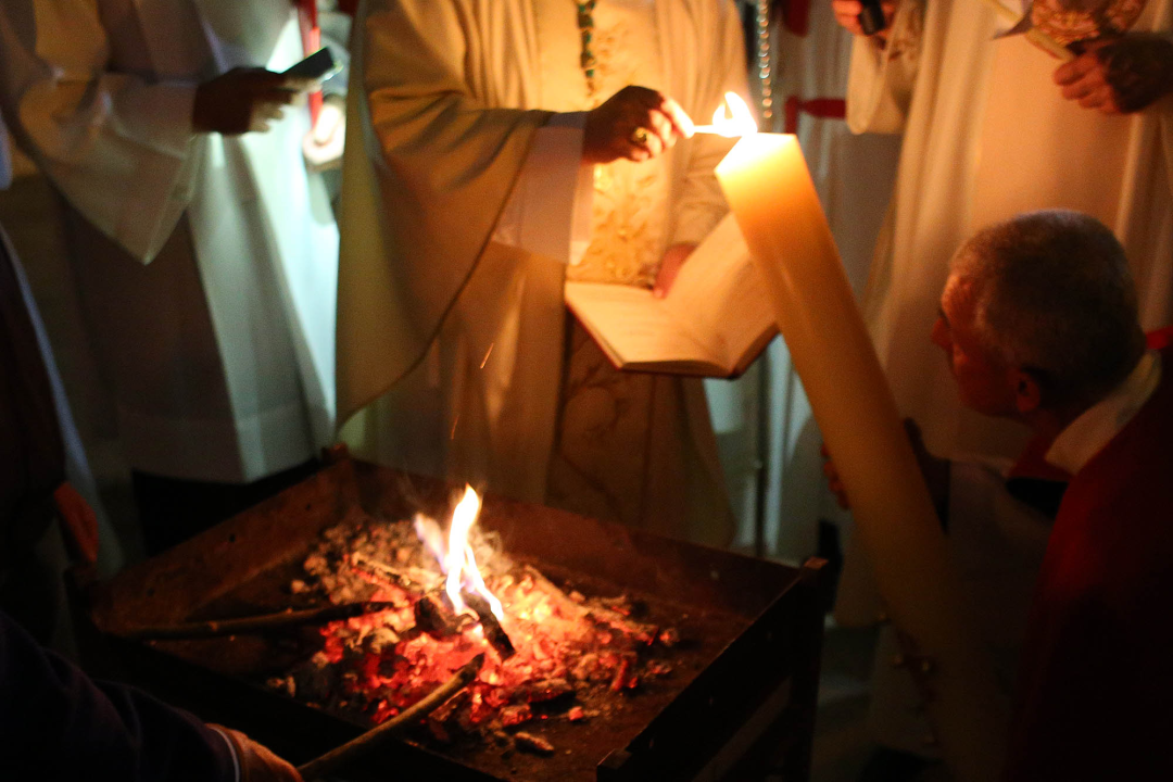 Biskup Rogić predvodio vazmeno bdijenje u katedrali