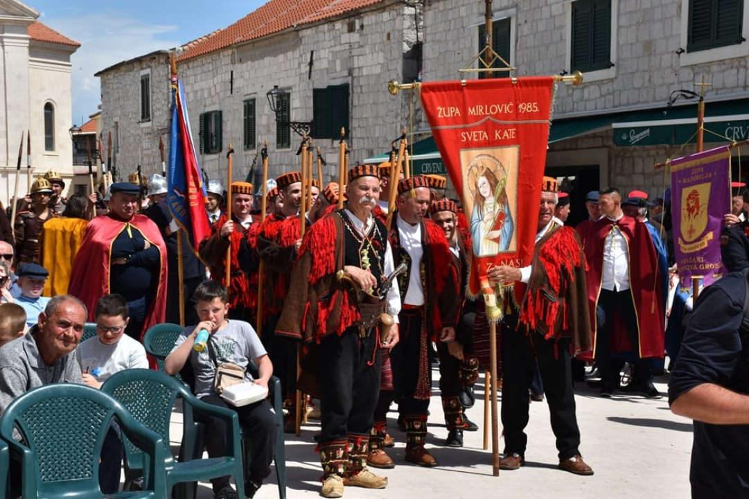 Mirlovićke žudije na festivalu u Opuzenu
