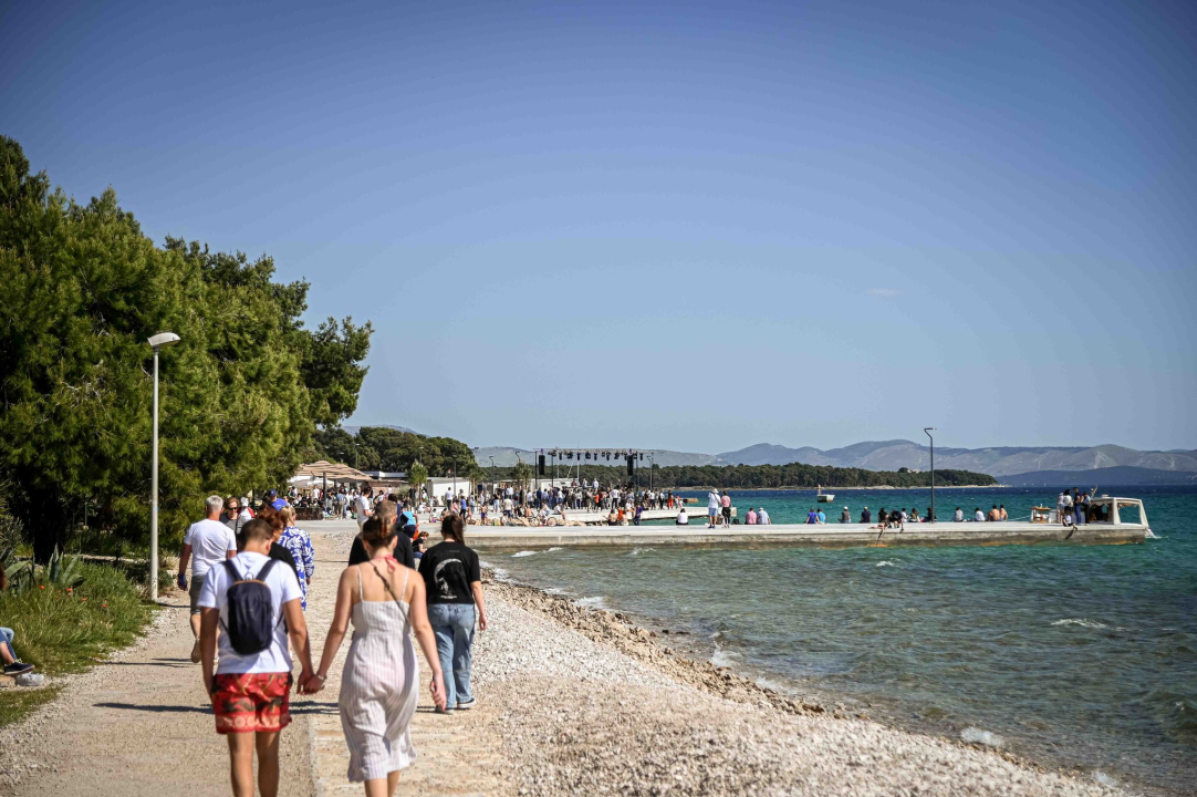 Prvosvibanjska fešta na Jadriji: Neki to vole vruće zagrijali publiku, na Fenikse još stignete