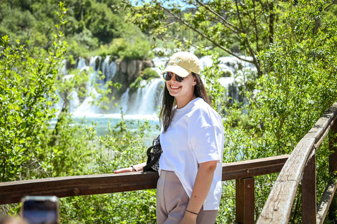 FOTO Uz podjelu fažola obilježen Praznik rada: 'Svim dragim posjetiteljima NP Krka željeli smo danas osigurati ručak'