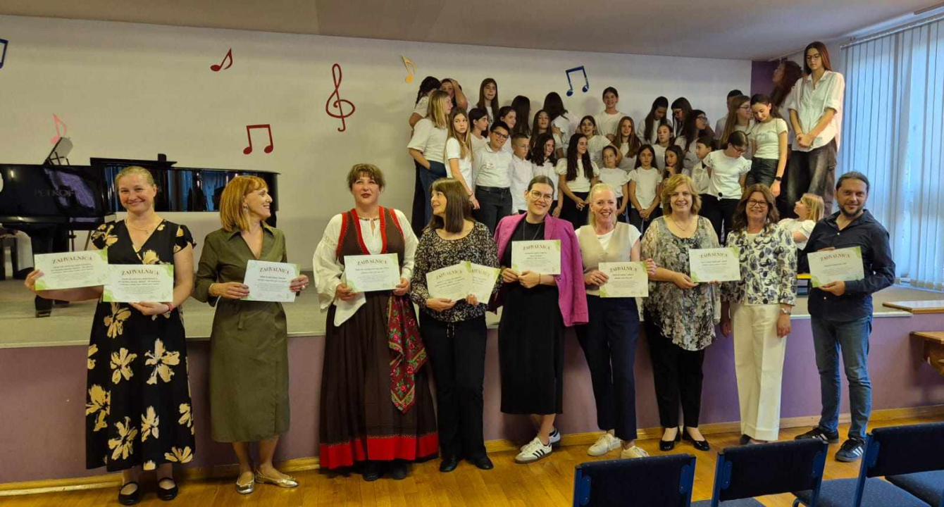 U Drnišu održan susret zborova