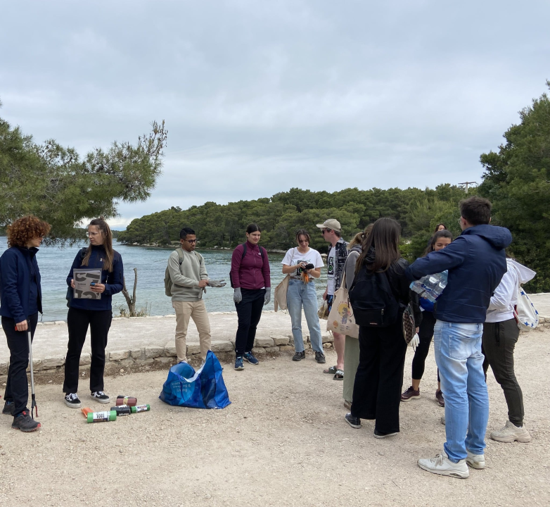 Održana akcija čišćenja obale u Kanalu sv. Ante: Uklonjena značajna količina otpada