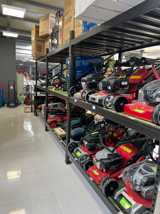 FOTO Besplatna hrana i piće, ogromni popusti i zabava – Građa preuredila svoju poslovnicu u Šibeniku!