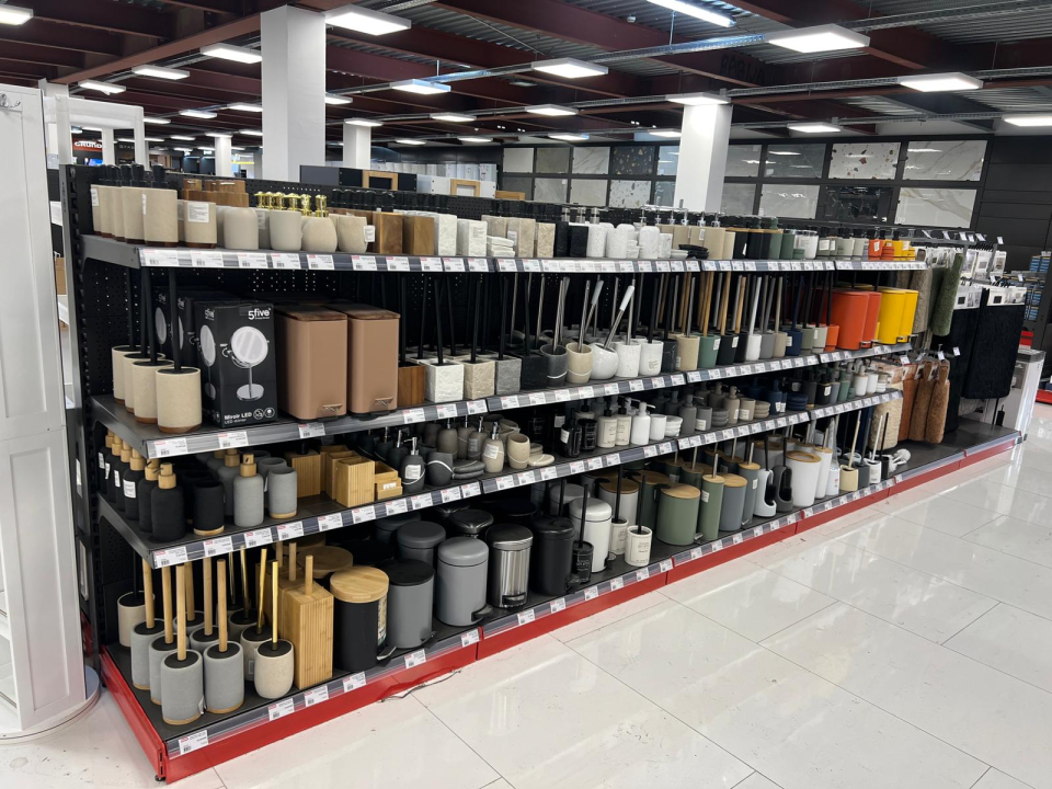 FOTO Besplatna hrana i piće, ogromni popusti i zabava – Građa preuredila svoju poslovnicu u Šibeniku!