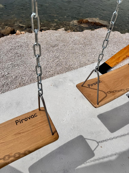 Pirovac dobio ljuljačku