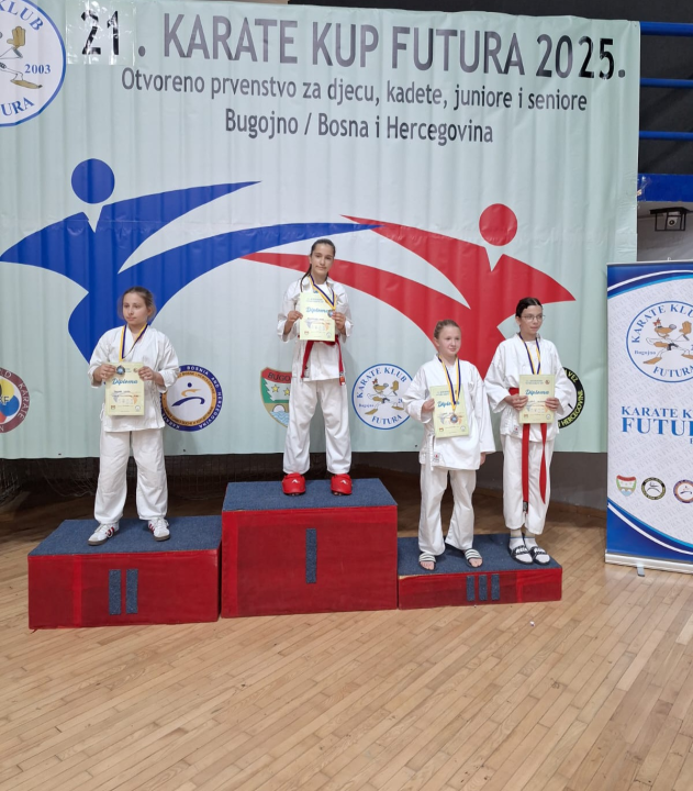 FOTO Karatašima Phoenixa 16 medalja na 'Futura Kupu'