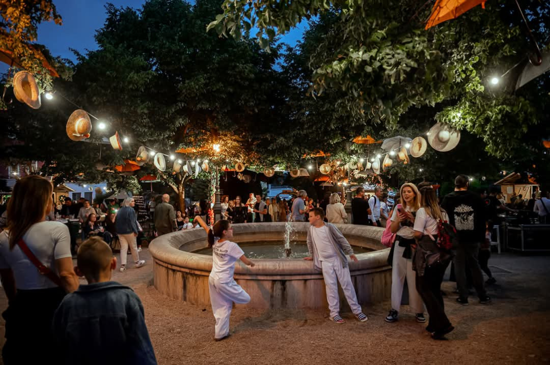 Otvoren Šibenik Spring festival: Peco rasplesao pun Perivoj Roberta Visianija