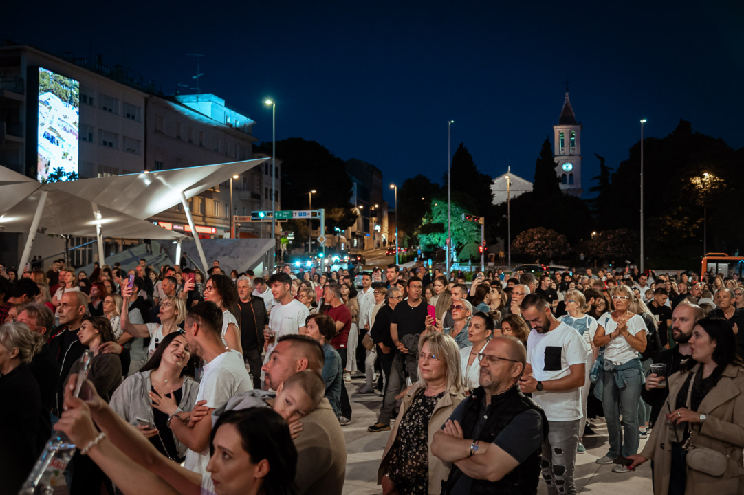 Gimazijalke i Dalmatino na Poljani 