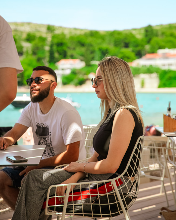 FOTO Shark Beach Club zasjao u novom sjaju – ljeto 2025. u znaku stila i užitka!