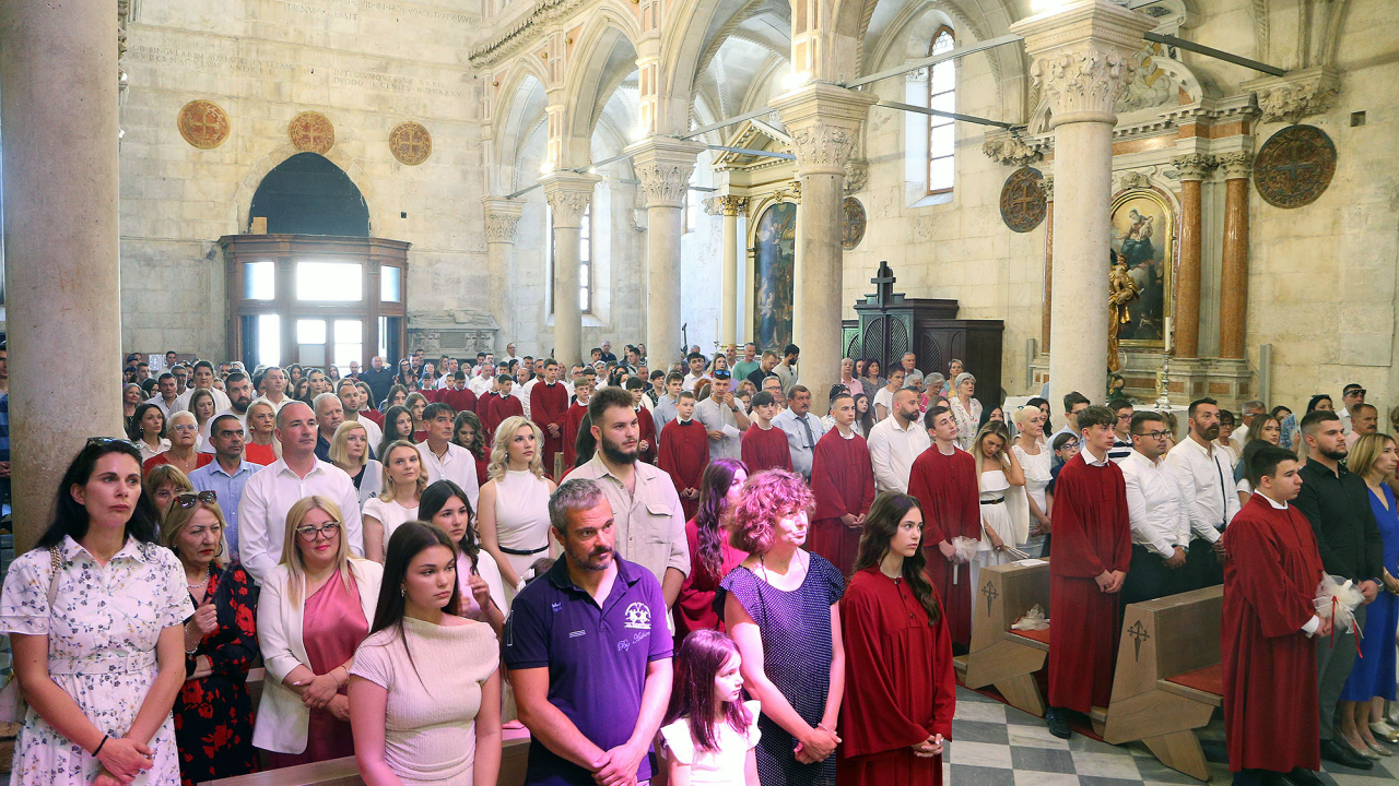 Svečano proslavljena svetkovina Duhova u katedrali sv. Jakova