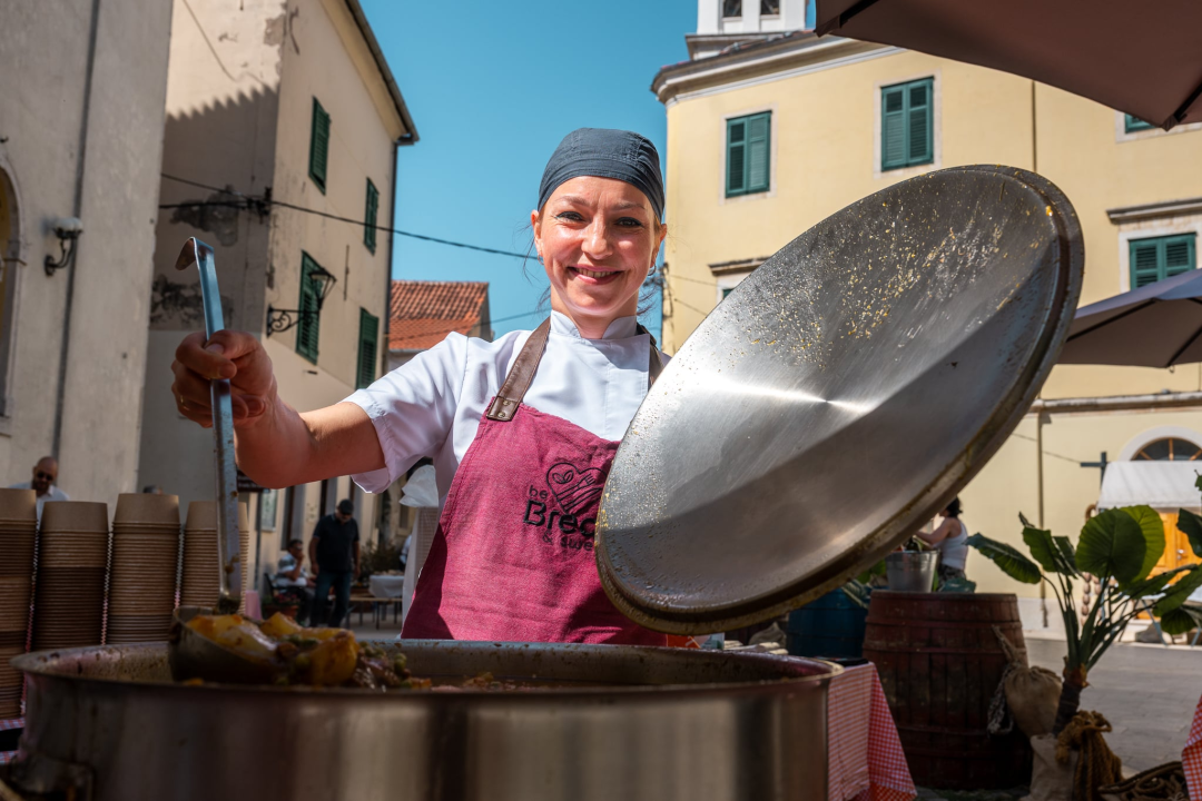 Bobi, vino i kolo: Skradinska marenda spojila tradiciju, glazbu i mirise domaće kuhinje