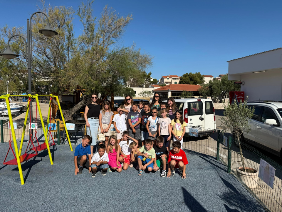 Zastanite i uživajte u dječjim radovima u Donjim Banovcima