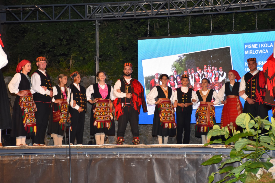 Članovi Kulturno-umjetničke udruge 'Zvona Zagore' u Ogulinu prikazali baštinu Mirlovića