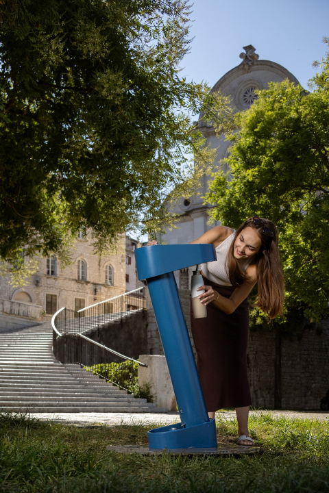Šibenik postavio deset novih gradskih česmi čiji dizajn potpisuje Ante Filipović Grčić