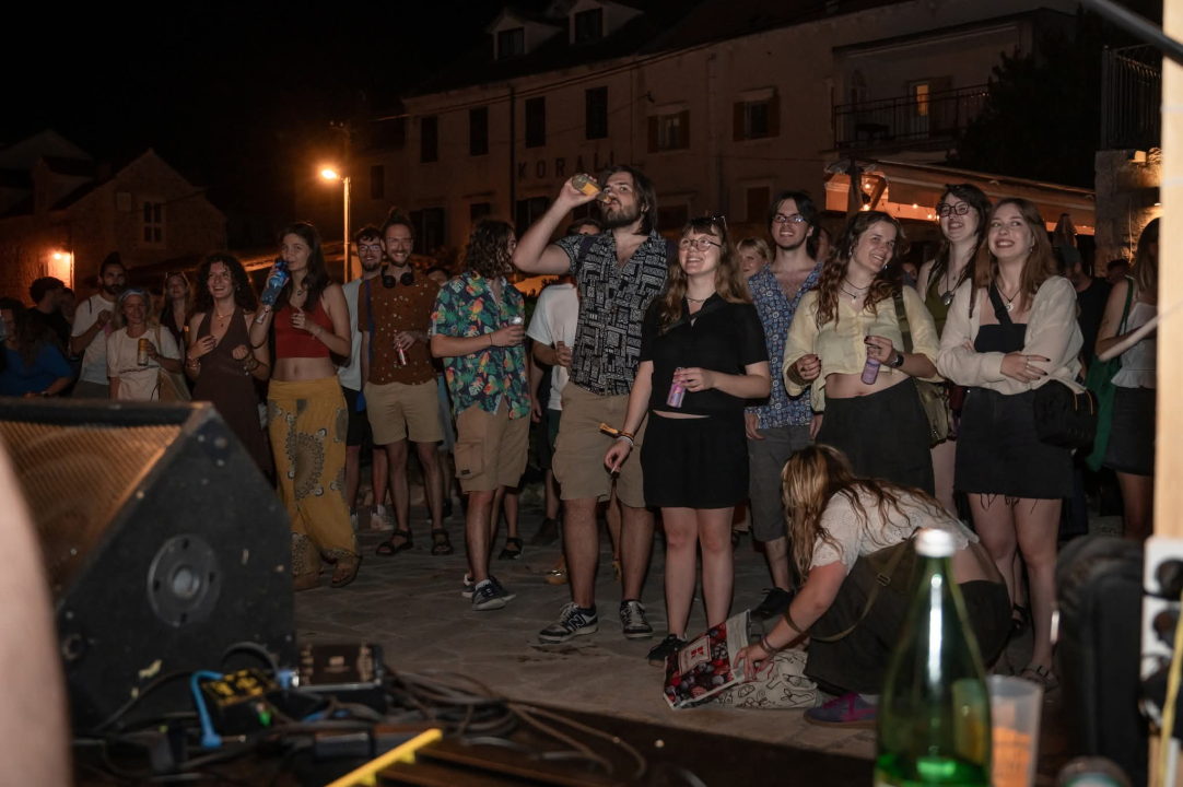 Otok glazbe i kreativnosti: Zlarin Street Music festival uz radionice, nastupe i večernji ples pod zvijezdama